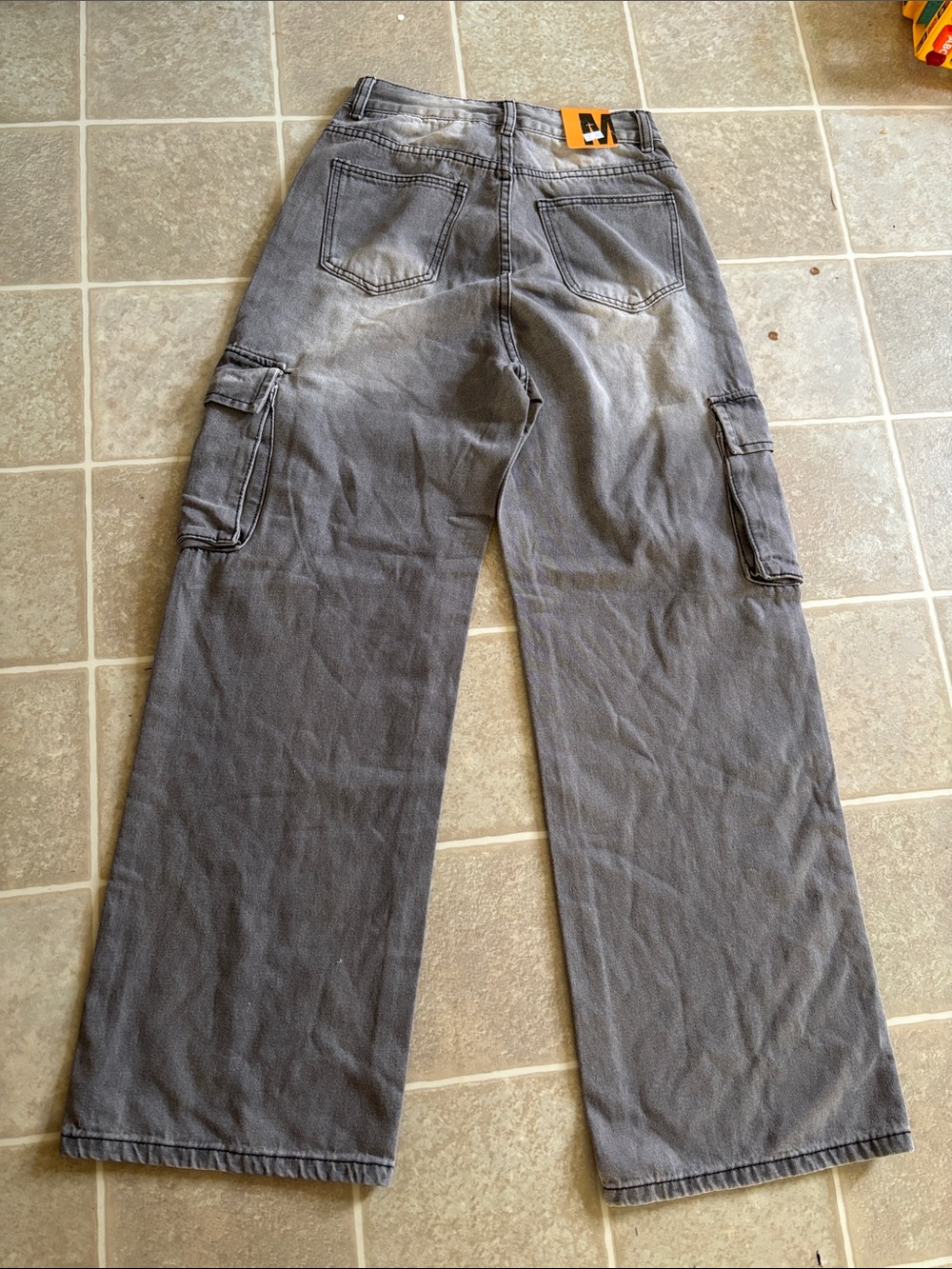 By Corea Washed Gray Cargo Boyfriend Jeans I think it’s a size S - Picture 2 of 5